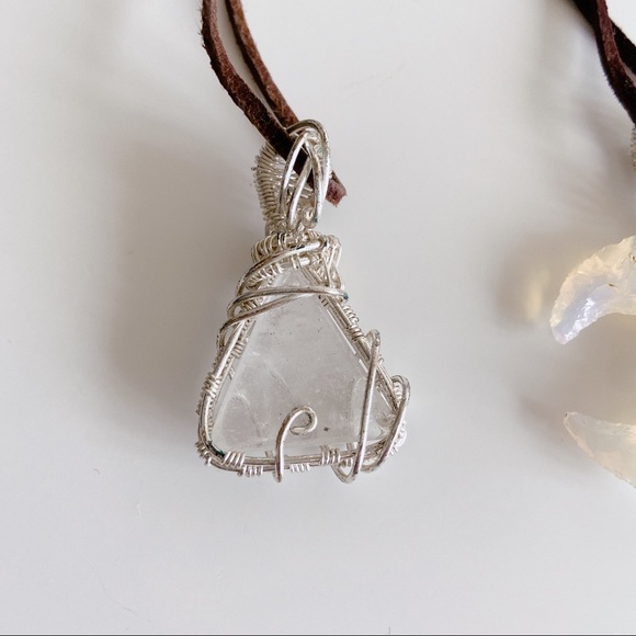 ENERSOUL Crystal Pendant Necklace - Picture 3 of 9